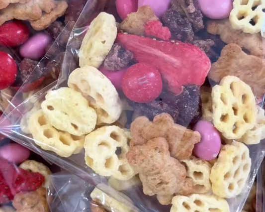 Bear-y Sweet Valentine's Snack Mix